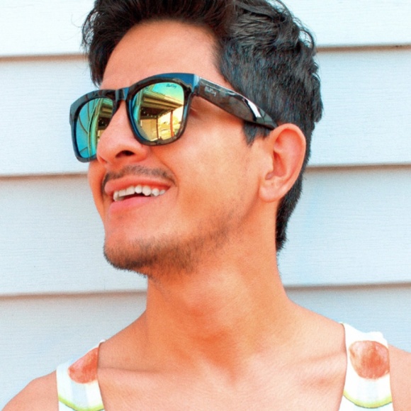 🔥NEW⚡️ Mirror Lens Oversize Sunglasses 😎🌴☀️ - Picture 3 of 7